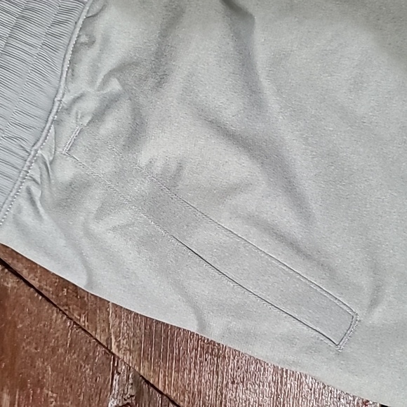 Men's Under Armour sweatpants. Grey.  XXL. Banded ankles. Tie/elastic waist. NWT - Picture 4 of 5